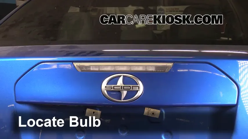 2015 Scion tC 2.5L 4 Cyl. Éclairage Feu de freinage central (remplacer l'ampoule)